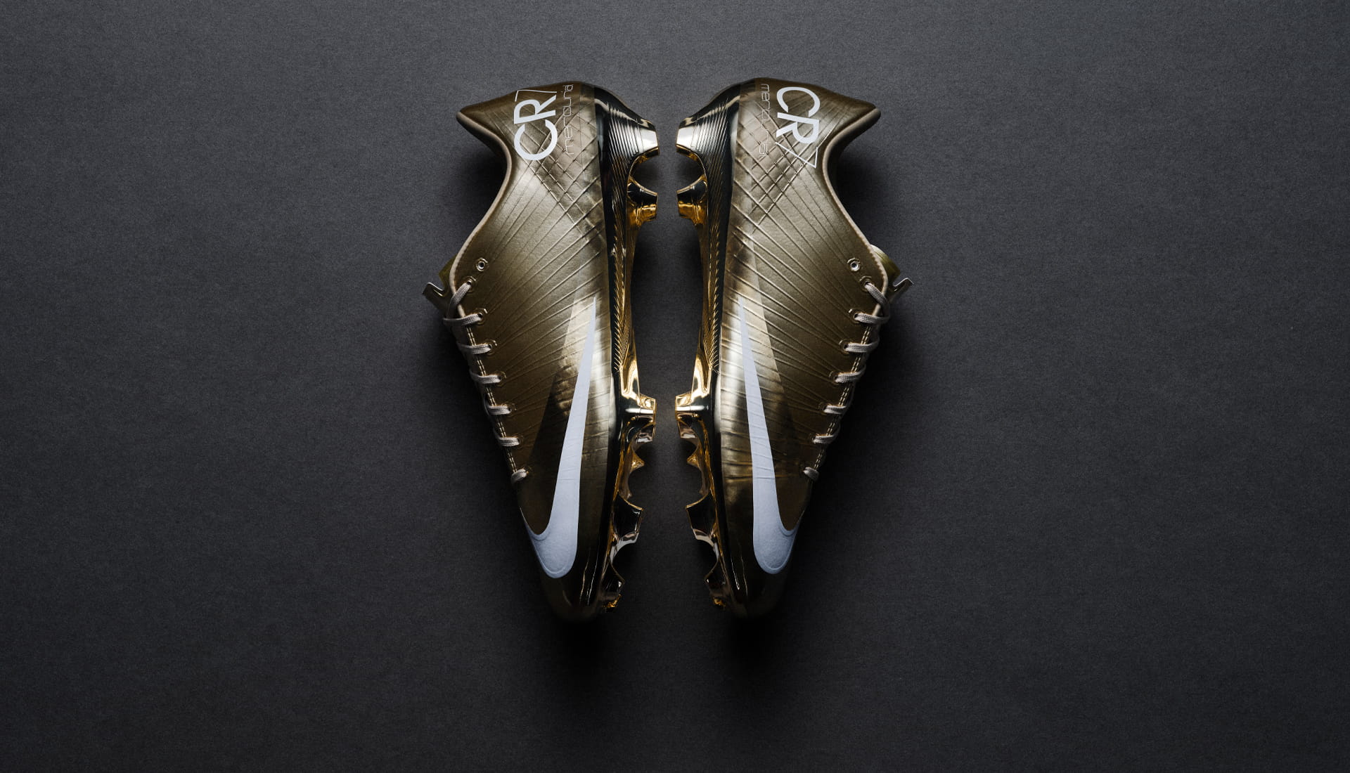 Chuteira de ouro Nike Mercurial Superfly RGN Gold do CR7 lançada na Copa 2026
